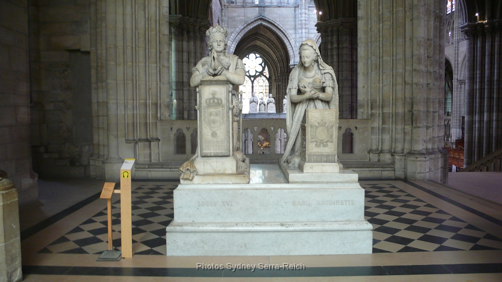 Basilique de Saint Denis  Louis XVI et Marie Antoinette 11 juillet 2012.JPG - Basilique de Saint-Denis. Louis XVI et Marie-Antoinette. 11 juillet 2012